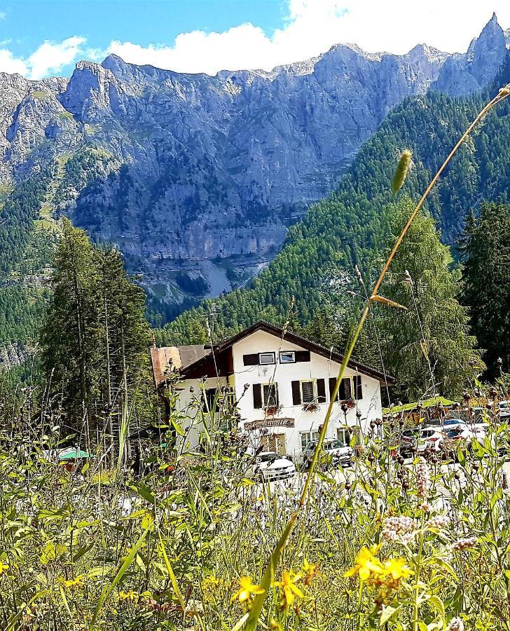 Hotel Ristorante Genzianella مادونا دي كامبيليو المظهر الخارجي الصورة