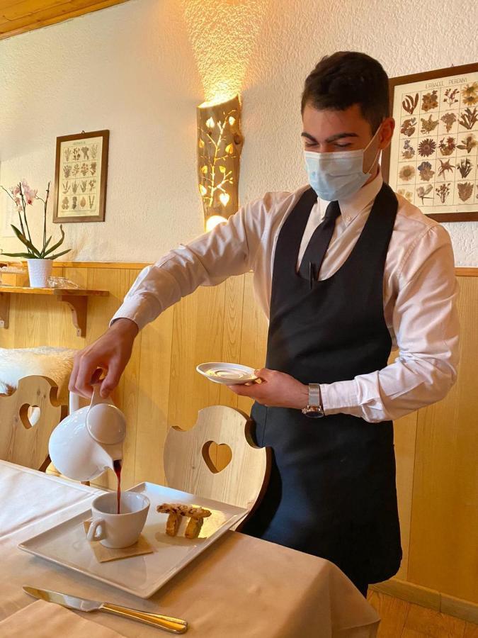 Hotel Ristorante Genzianella مادونا دي كامبيليو المظهر الخارجي الصورة