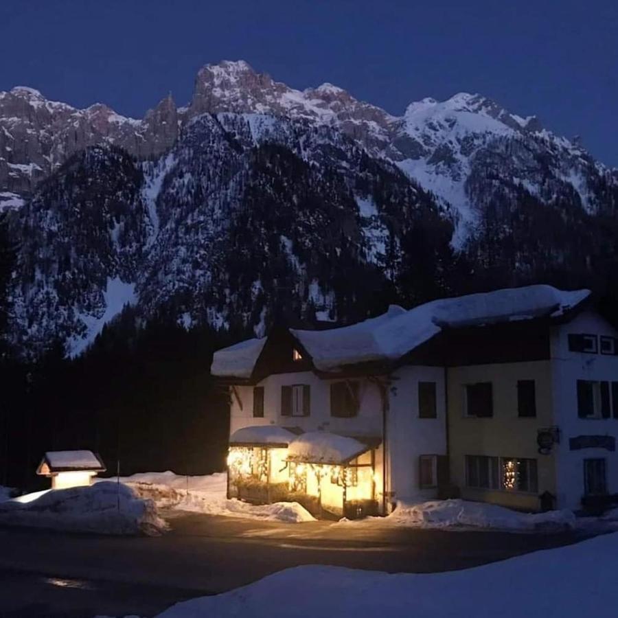 Hotel Ristorante Genzianella مادونا دي كامبيليو المظهر الخارجي الصورة